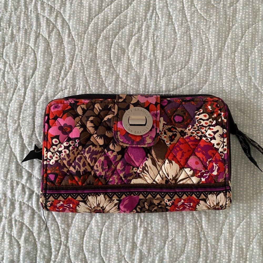 Turn Lock Wallet